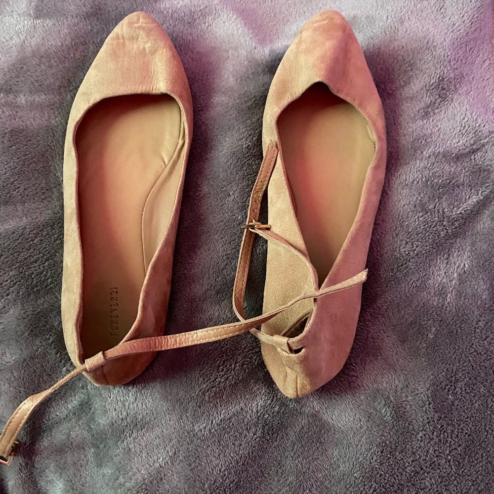 FOREVER 21 Nude Pointed Flats